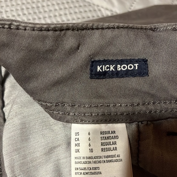 American Eagle dark gray slacks. Size: 6 - Picture 4 of 4